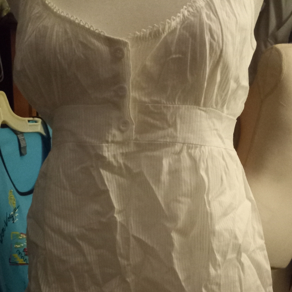 New,white adjustable straps y2k 3 button front babydoll,empire waist top size m.